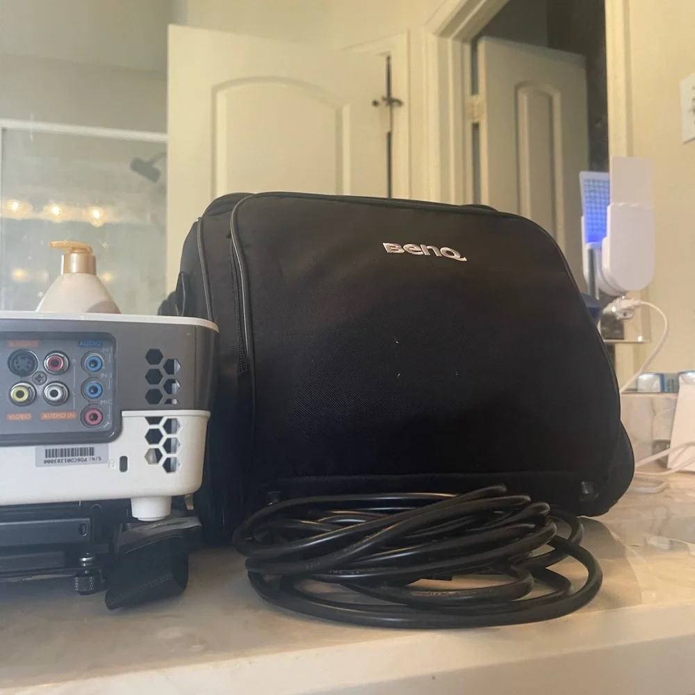 Projector - Picture 7 of 7